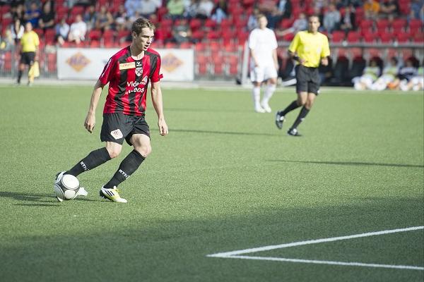 Neuchâtel Xamax FCS reconduit le contrat de CharlesAndré Doudin